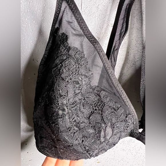 Free People FP Lace Bralette in Size Medium. - Picture 3 of 9